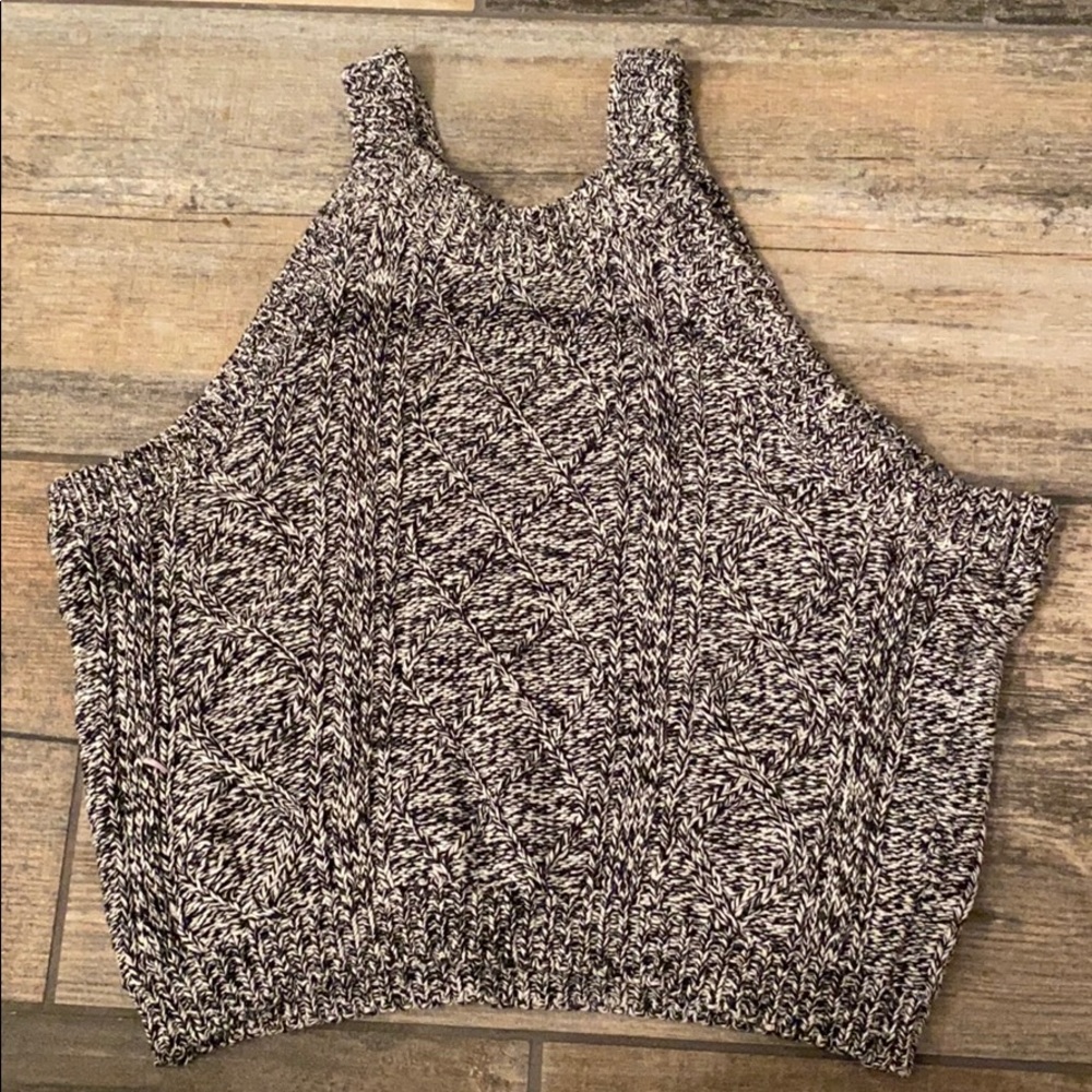 Women’s knit crop top